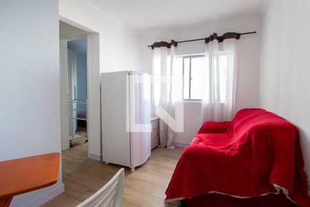 Sala de kitnet/studio para alugar com 1 quarto, 30m² em Centro, Curitiba