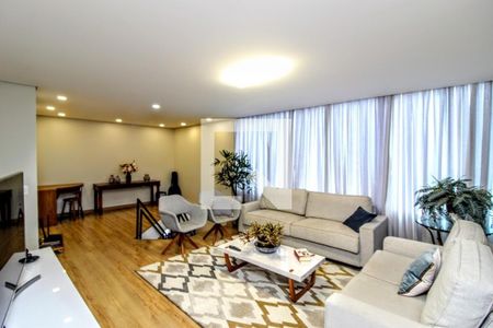 Apartamento à venda com 4 quartos, 240m² em Lourdes, Belo Horizonte
