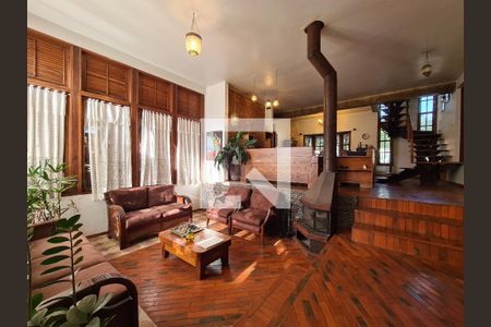 Casa de Condomínio para alugar com 4 quartos, 600m² em Ville de Montagne, Nova Lima
