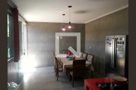 Casa à venda com 3 quartos, 200m² em Novo Riacho, Contagem