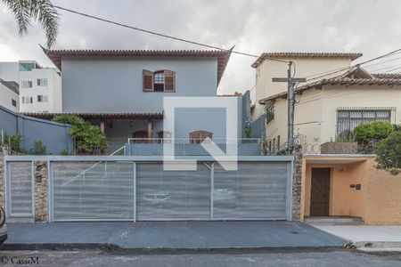 Casa à venda com 457m², 4 quartos e 6 vagas