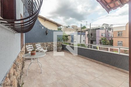 Casa à venda com 457m², 4 quartos e 6 vagas