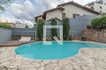 Casa à venda com 457m², 4 quartos e 6 vagas