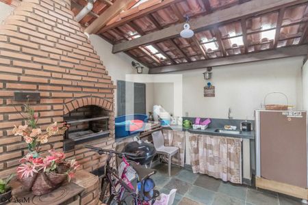 Casa à venda com 457m², 4 quartos e 6 vagas