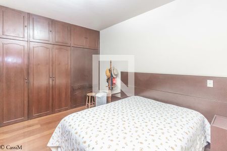 Casa à venda com 457m², 4 quartos e 6 vagas