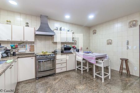 Casa à venda com 457m², 4 quartos e 6 vagas