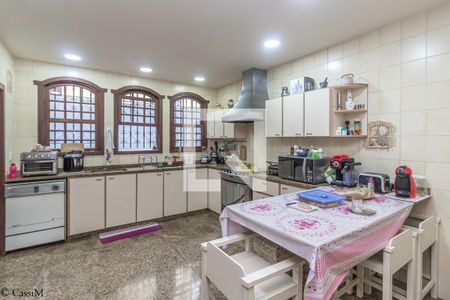 Casa à venda com 457m², 4 quartos e 6 vagas