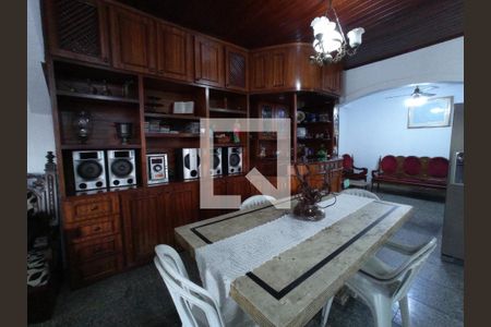 Casa à venda com 4 quartos, 310m² em Camargos, Belo Horizonte