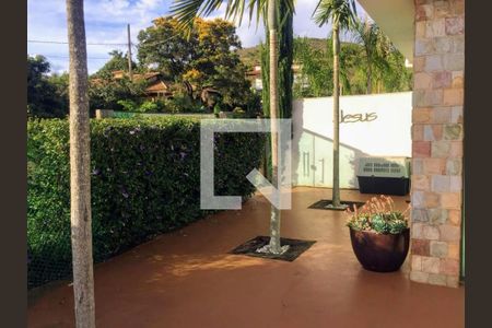 Casa de condomínio para alugar com 394m², 5 quartos e 6 vagas