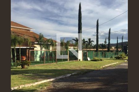 Casa de condomínio para alugar com 394m², 5 quartos e 6 vagas