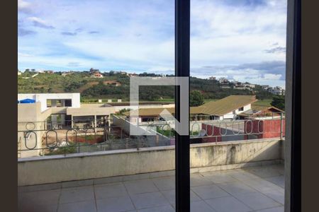 Casa de condomínio para alugar com 394m², 5 quartos e 6 vagas