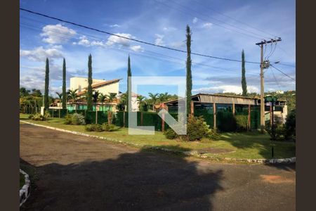 Casa de condomínio para alugar com 394m², 5 quartos e 6 vagas