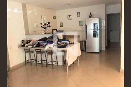 Casa de condomínio para alugar com 394m², 5 quartos e 6 vagas