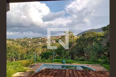 Casa de condomínio à venda com 390m², 4 quartos e 6 vagas