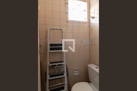 Banheiro da Suíte da Casa 1 de casa à venda com 5 quartos, 206m² em Jardim Maria Estela, São Paulo