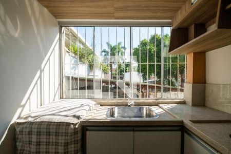 Apartamento à venda com 77m², 2 quartos e sem vagaCozinha e Área de Serviço