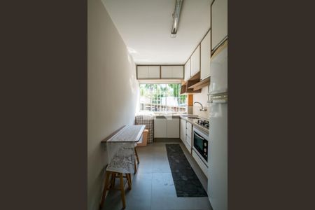 Apartamento à venda com 77m², 2 quartos e sem vagaCozinha e Área de Serviço