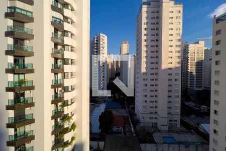 Vista de apartamento à venda com 3 quartos, 95m² em Moema, São Paulo