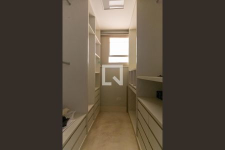 Apartamento à venda com 95m², 2 quartos e 1 vaga Apartamento à venda com 95m², 2 quartos e 1 vagaCloset