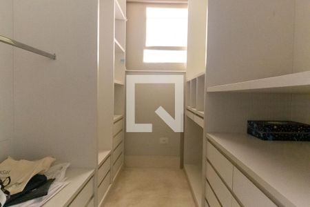 Apartamento à venda com 95m², 2 quartos e 1 vaga Apartamento à venda com 95m², 2 quartos e 1 vagaCloset