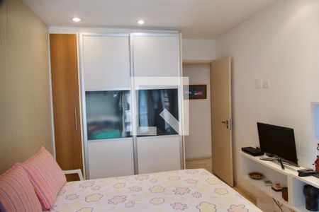 Apartamento à venda com 138m², 4 quartos e 3 vagasQuarto 2