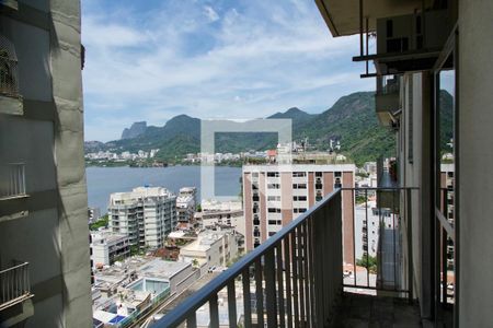 Apartamento à venda com 138m², 4 quartos e 3 vagasQuarto 3 varanda