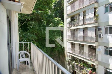 Apartamento à venda com 138m², 4 quartos e 3 vagasQuarto 3 varanda