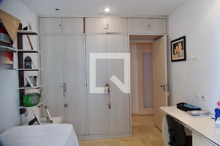 Apartamento à venda com 138m², 4 quartos e 3 vagasQuarto 3