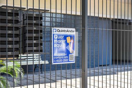 Apartamento para alugar com 64m², 2 quartos e 1 vagaPlaquinha instalada na fachada do prédio