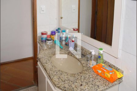 Casa à venda com 182m², 3 quartos e 2 vagasBanheiro 1