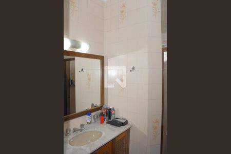 Casa à venda com 182m², 3 quartos e 2 vagasBanheiro 2