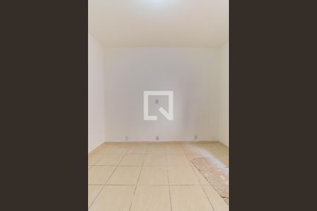 Quarto 2 de casa para alugar com 2 quartos, 130m² em Vila Nova Pauliceia, São Paulo