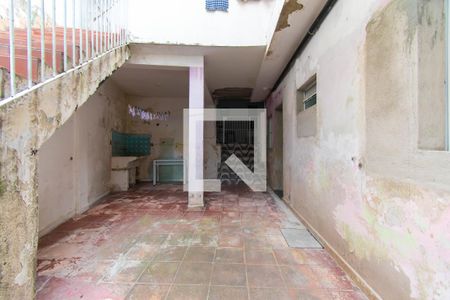 Casa para alugar com 130m², 2 quartos e 1 vagaÁrea de Serviço e Quintal