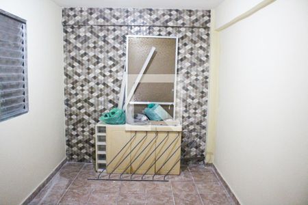 Quarto 1 de casa para alugar com 1 quarto, 60m² em Vila Zat, São Paulo