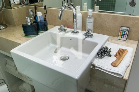 Apartamento à venda com 80m², 2 quartos e 1 vaga Apartamento à venda com 80m², 2 quartos e 1 vagaBanheiro