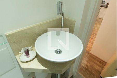 Apartamento à venda com 80m², 2 quartos e 1 vaga Apartamento à venda com 80m², 2 quartos e 1 vagaBanheiro