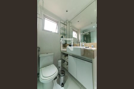 Apartamento à venda com 80m², 2 quartos e 1 vaga Apartamento à venda com 80m², 2 quartos e 1 vagaBanheiro