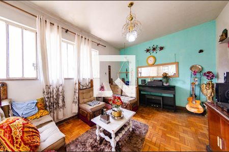 Casa à venda com 5 quartos, 207m² em Barroca, Belo Horizonte