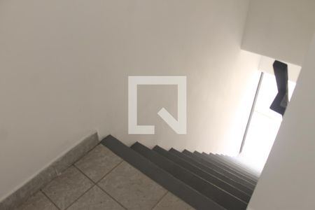 Casa à venda com 80m², 1 quarto e 2 vagasEscada