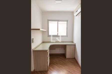 Sala de casa para alugar com 2 quartos, 82m² em Bosque da Saúde, São Paulo