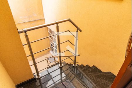 Casa para alugar com 82m², 2 quartos e 1 vagaEscada