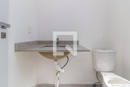 Banheiro da Suite de apartamento à venda com 3 quartos, 67m² em Jardim Lindóia, Porto Alegre