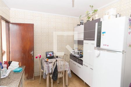 Casa à venda com 550m², 4 quartos e 5 vagasCozinha da Casa 1