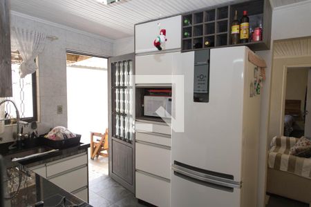 Casa à venda com 550m², 4 quartos e 5 vagasCozinha da casa 2