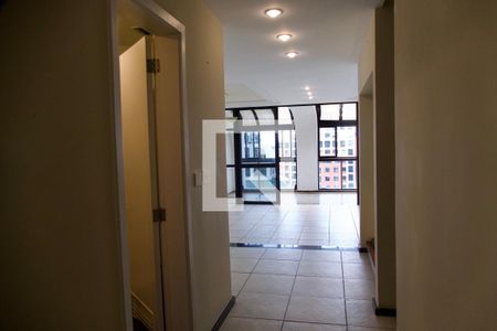 Apartamento à venda com 198m², 3 quartos e 2 vagasCorredor