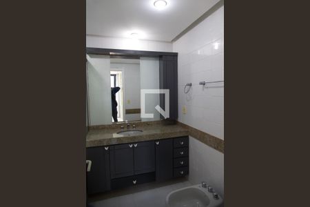 Apartamento à venda com 198m², 3 quartos e 2 vagasSuíte 2 banheiro 