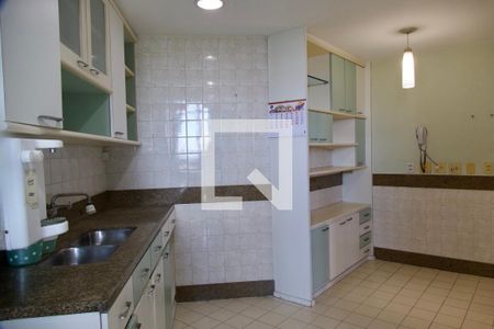 Apartamento à venda com 198m², 3 quartos e 2 vagasCozinha 