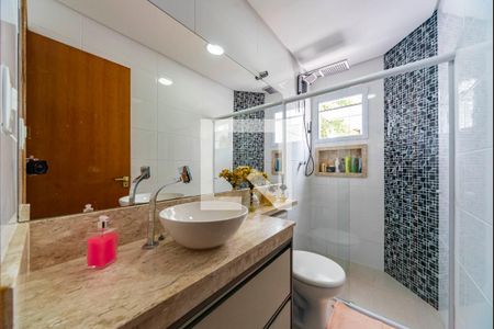 Apartamento à venda com 70m², 2 quartos e 2 vagas Apartamento à venda com 70m², 2 quartos e 2 vagasBanheiro do Quarto 2