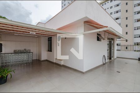 Apartamento para alugar com 160m², 4 quartos e 3 vagas Apartamento para alugar com 160m², 4 quartos e 3 vagasVaranda