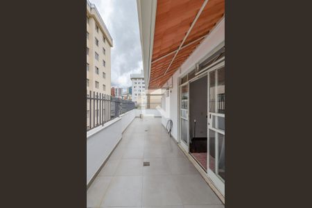 Apartamento para alugar com 160m², 4 quartos e 3 vagas Apartamento para alugar com 160m², 4 quartos e 3 vagasVaranda